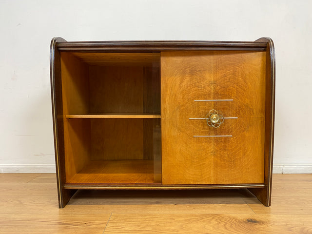 WMK # Formschöne & gut erhaltene 50er Jahre Barkommode aus vollem Holz mit Schiebetüren und Messinggriff # Bar Barschrank Mini-Bar Hausbar Kommode Sideboard Vitrine Rockabilly Vintage Mid-Century 60er