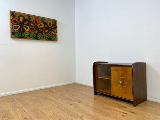 WMK # Formschöne & gut erhaltene 50er Jahre Barkommode aus vollem Holz mit Schiebetüren und Messinggriff # Bar Barschrank Mini-Bar Hausbar Kommode Sideboard Vitrine Rockabilly Vintage Mid-Century 60er