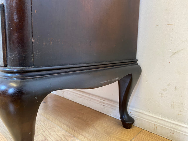 WMK I Elegante kleine 50er Jahre Chippendale Kommode aus vollem Holz mit Schubladen & Messinggriffen I Schubladenkommode Wäschekommode Flurkommode Ablage Nachttisch Mid-Century Vintage Berlin NRW Ulm