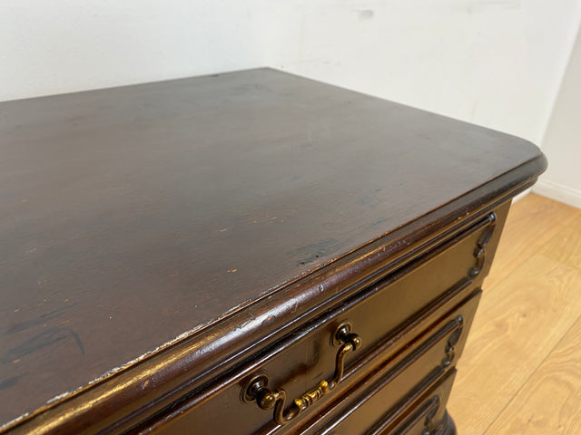 WMK I Elegante kleine 50er Jahre Chippendale Kommode aus vollem Holz mit Schubladen & Messinggriffen I Schubladenkommode Wäschekommode Flurkommode Ablage Nachttisch Mid-Century Vintage Berlin NRW Ulm