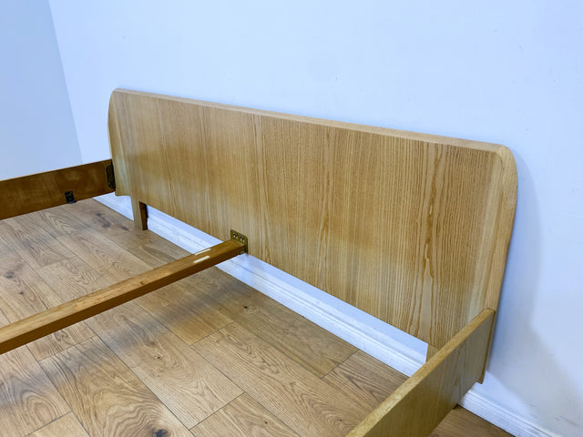 WMK # Besonders schönes & sehr gut erhaltenes 50er Jahre Doppelbett für Matratze 200x200 auf formschönen Metallfüßen # Bett Schlafzimmerbett Bed Schlafzimmer Rockabilly Mid-Century 60er Design Vintage