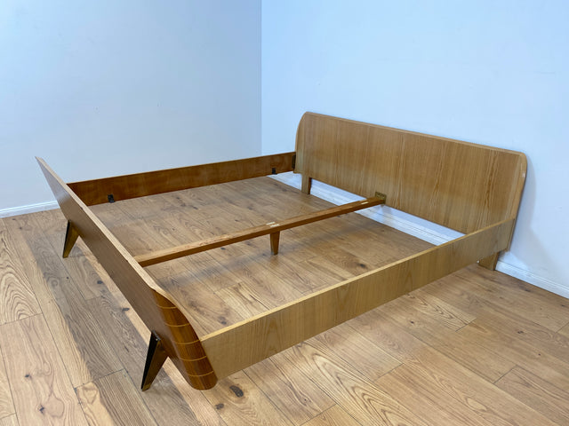 WMK # Besonders schönes & sehr gut erhaltenes 50er Jahre Doppelbett für Matratze 200x200 auf formschönen Metallfüßen # Bett Schlafzimmerbett Bed Schlafzimmer Rockabilly Mid-Century 60er Design Vintage