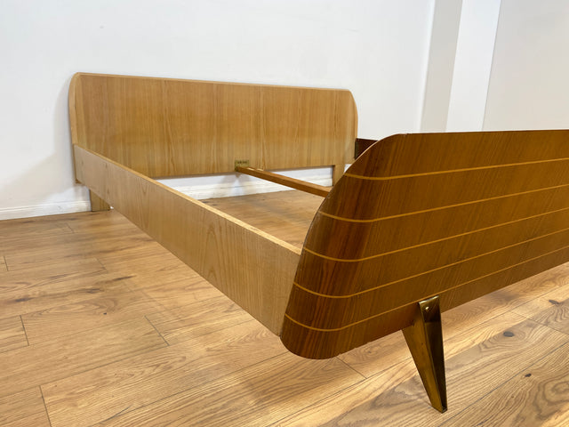 WMK # Besonders schönes & sehr gut erhaltenes 50er Jahre Doppelbett für Matratze 200x200 auf formschönen Metallfüßen # Bett Schlafzimmerbett Bed Schlafzimmer Rockabilly Mid-Century 60er Design Vintage