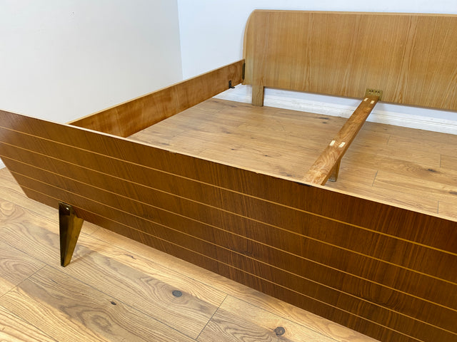 WMK # Besonders schönes & sehr gut erhaltenes 50er Jahre Doppelbett für Matratze 200x200 auf formschönen Metallfüßen # Bett Schlafzimmerbett Bed Schlafzimmer Rockabilly Mid-Century 60er Design Vintage