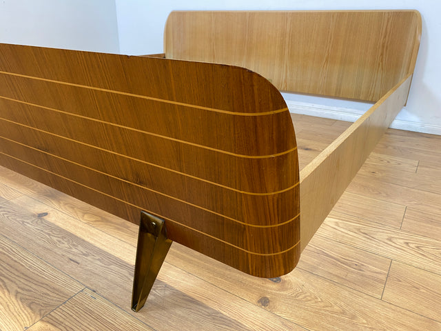 WMK # Besonders schönes & sehr gut erhaltenes 50er Jahre Doppelbett für Matratze 200x200 auf formschönen Metallfüßen # Bett Schlafzimmerbett Bed Schlafzimmer Rockabilly Mid-Century 60er Design Vintage