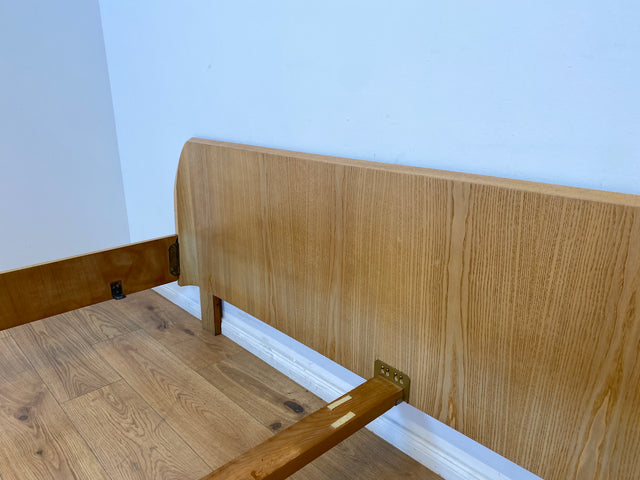 WMK # Besonders schönes & sehr gut erhaltenes 50er Jahre Doppelbett für Matratze 200x200 auf formschönen Metallfüßen # Bett Schlafzimmerbett Bed Schlafzimmer Rockabilly Mid-Century 60er Design Vintage