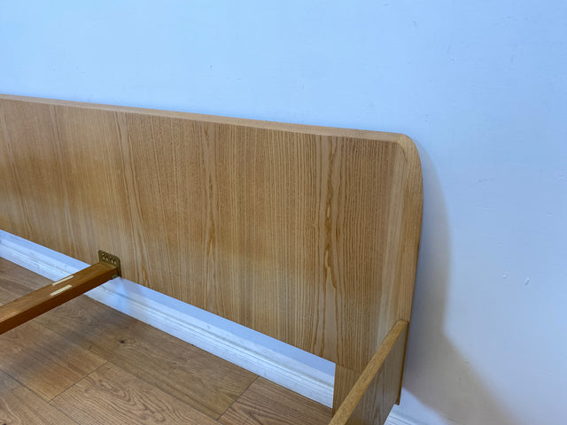 WMK # Besonders schönes & sehr gut erhaltenes 50er Jahre Doppelbett für Matratze 200x200 auf formschönen Metallfüßen # Bett Schlafzimmerbett Bed Schlafzimmer Rockabilly Mid-Century 60er Design Vintage