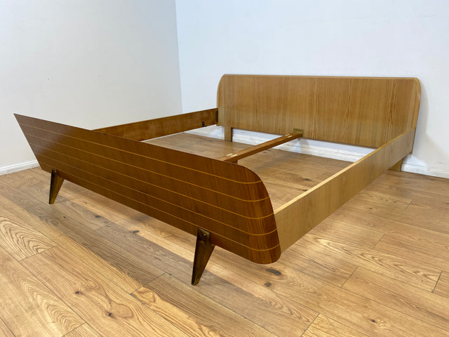 WMK # Besonders schönes & sehr gut erhaltenes 50er Jahre Doppelbett für Matratze 200x200 auf formschönen Metallfüßen # Bett Schlafzimmerbett Bed Schlafzimmer Rockabilly Mid-Century 60er Design Vintage