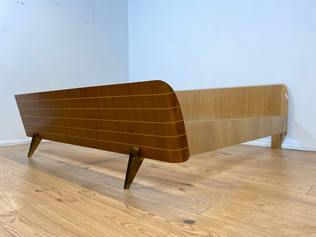 WMK # Besonders schönes & sehr gut erhaltenes 50er Jahre Doppelbett für Matratze 200x200 auf formschönen Metallfüßen # Bett Schlafzimmerbett Bed Schlafzimmer Rockabilly Mid-Century 60er Design Vintage