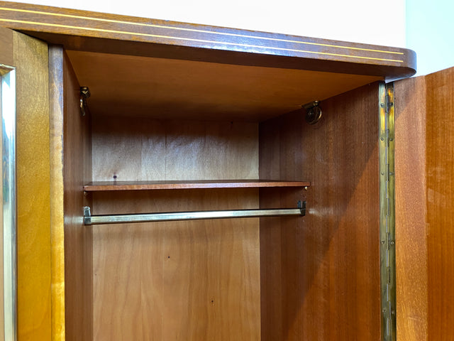 WMK I Versand 85€ I Formschöner und sehr gut erhaltener 50er Jahre Kleiderschrank mit Glastüren I Schrank Wardrobe Schlafzimmer Wäsche Mid-Century Rockabilly Vintage 60er Berlin Leipzig Dortmund