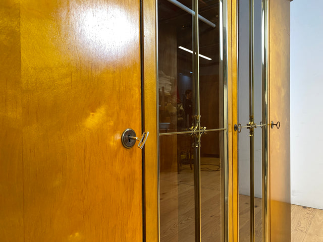 WMK I Versand 85€ I Formschöner und sehr gut erhaltener 50er Jahre Kleiderschrank mit Glastüren I Schrank Wardrobe Schlafzimmer Wäsche Mid-Century Rockabilly Vintage 60er Berlin Leipzig Dortmund