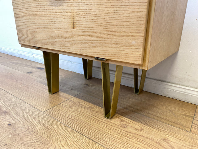 WMK # 1/2 Sehr schöner und gut erhaltener 50er Jahre Nachttisch mit Schubladen und Metallfüßen # Nachtschank Nachtkommode Kommode Nightstand Schlafzimmer Rockabilly Mid-Century 60er Design Vintage