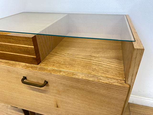 WMK # 1/2 Sehr schöner und gut erhaltener 50er Jahre Nachttisch mit Schubladen und Metallfüßen # Nachtschank Nachtkommode Kommode Nightstand Schlafzimmer Rockabilly Mid-Century 60er Design Vintage