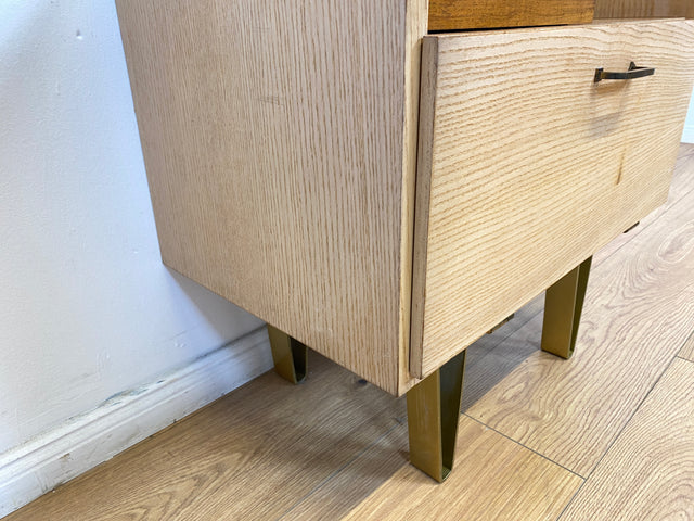 WMK # 1/2 Sehr schöner und gut erhaltener 50er Jahre Nachttisch mit Schubladen und Metallfüßen # Nachtschank Nachtkommode Kommode Nightstand Schlafzimmer Rockabilly Mid-Century 60er Design Vintage