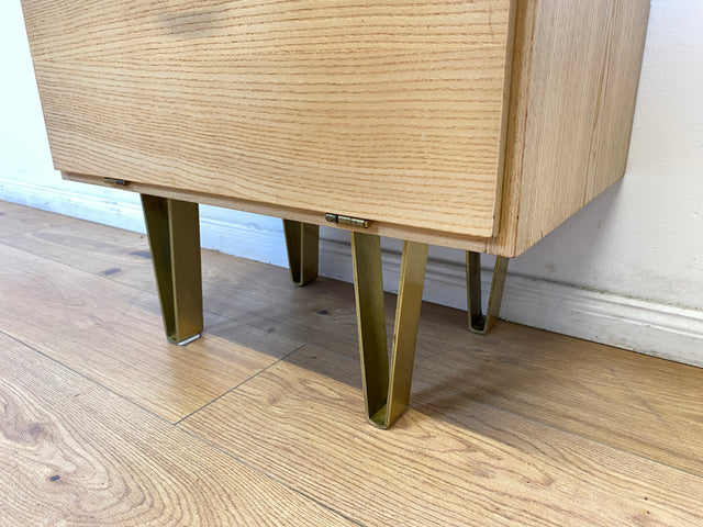 WMK # 1/2 Sehr schöner und gut erhaltener 50er Jahre Nachttisch mit Schubladen und Metallfüßen # Nachtschank Nachtkommode Kommode Nightstand Schlafzimmer Rockabilly Mid-Century 60er Design Vintage