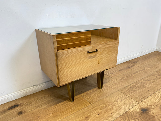 WMK # 1/2 Sehr schöner und gut erhaltener 50er Jahre Nachttisch mit Schubladen und Metallfüßen # Nachtschank Nachtkommode Kommode Nightstand Schlafzimmer Rockabilly Mid-Century 60er Design Vintage
