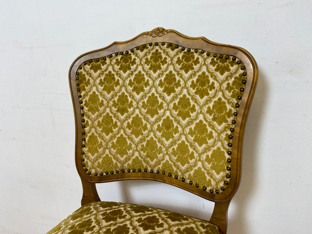 WMK I Set aus 4 besonders schönen 60er Jahre Chippendale Esszimmerstühlen mit hochwertigem Brokatbezug in Gold
