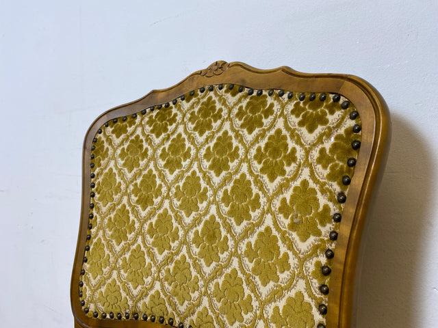 WMK I Set aus 4 besonders schönen 60er Jahre Chippendale Esszimmerstühlen mit hochwertigem Brokatbezug in Gold