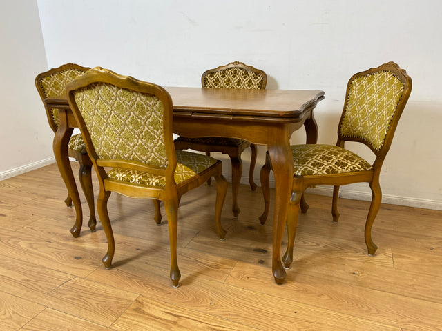 WMK I Set aus 4 besonders schönen 60er Jahre Chippendale Esszimmerstühlen mit hochwertigem Brokatbezug in Gold
