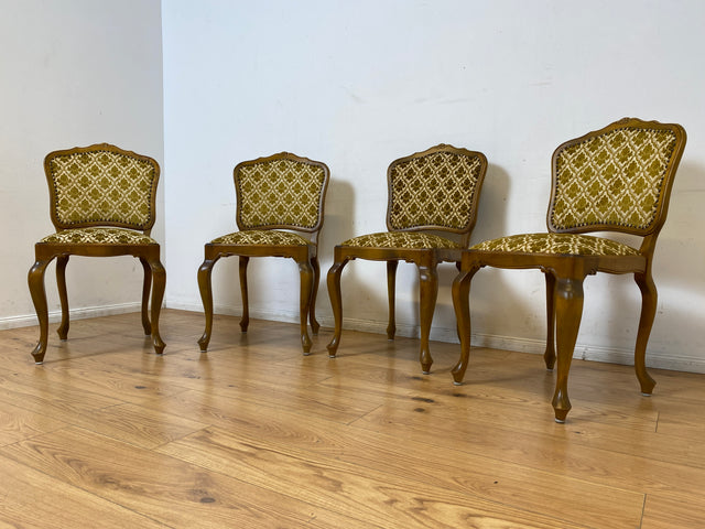 WMK I Set aus 4 besonders schönen 60er Jahre Chippendale Esszimmerstühlen mit hochwertigem Brokatbezug in Gold
