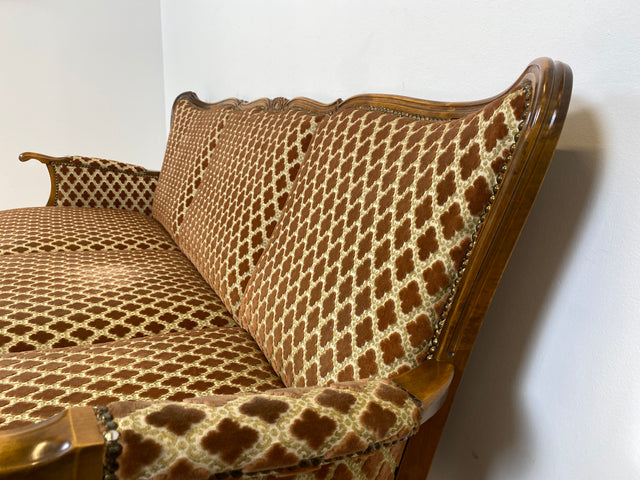 WMK Elegantes und sehr gut erhaltenes 60er Jahre Chippendale Sofa mit wunderbarem Brokat Bezug in Altrosa, feinem Geflecht und Federkern # Couch 3-Sitzer Daybed Sitzgarnitur Mid-Century Vintage