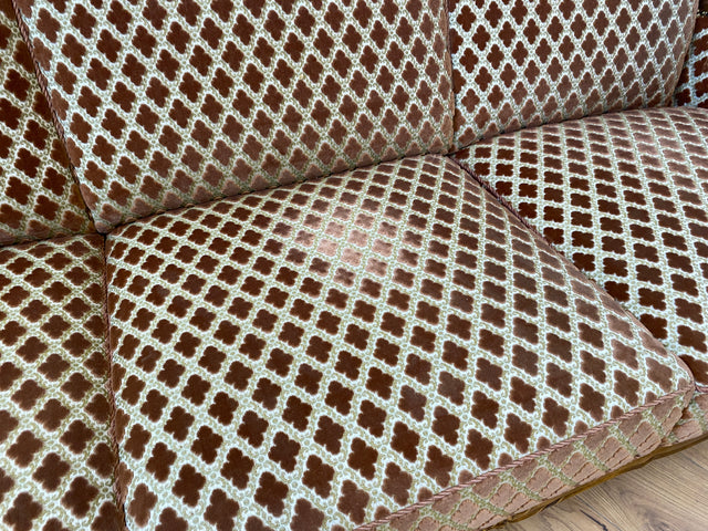 WMK Elegantes und sehr gut erhaltenes 60er Jahre Chippendale Sofa mit wunderbarem Brokat Bezug in Altrosa, feinem Geflecht und Federkern # Couch 3-Sitzer Daybed Sitzgarnitur Mid-Century Vintage