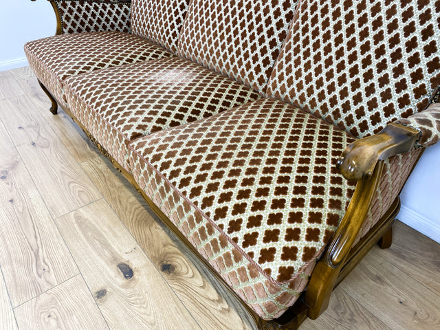 WMK Elegantes und sehr gut erhaltenes 60er Jahre Chippendale Sofa mit wunderbarem Brokat Bezug in Altrosa, feinem Geflecht und Federkern # Couch 3-Sitzer Daybed Sitzgarnitur Mid-Century Vintage