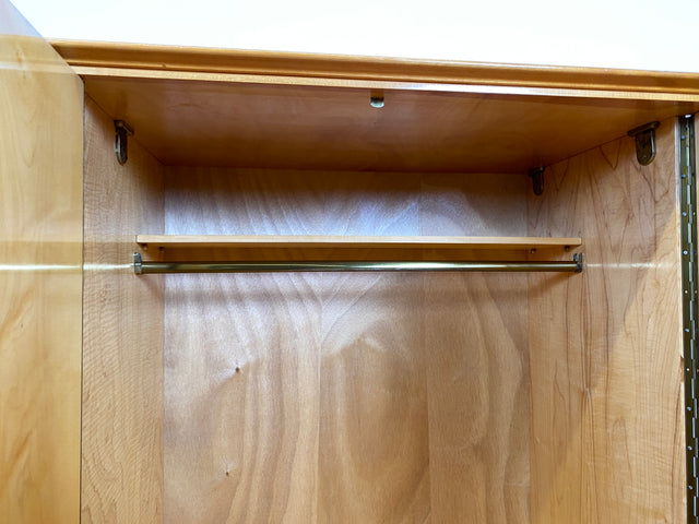 WMK I Hochwertiger heller 60er Jahre Kleiderschrank aus vollem Holz mit perfekter Aufteilung I Schrank Schlafzimmerschrank Wardrobe Wäscheschrank Vintage Mid-Century 50er Berlin Bielefeld Regensburg