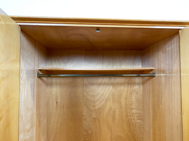 WMK I Hochwertiger heller 60er Jahre Kleiderschrank aus vollem Holz mit perfekter Aufteilung I Schrank Schlafzimmerschrank Wardrobe Wäscheschrank Vintage Mid-Century 50er Berlin Bielefeld Regensburg