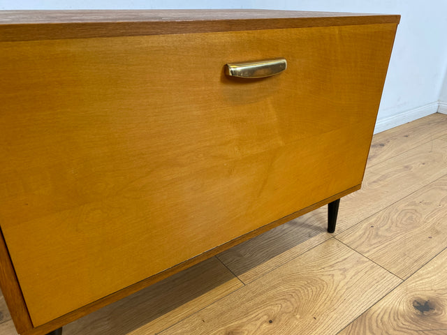 WMK I Hochwertige 60er Jahre Kommode aus vollem Holz mit Klappe & Messinggriff I Schrank Sideboard Lowboard Barkommode Barschrank Wäschekommode Mid-Century Vintage Retro DDR I Berlin Freiburg München