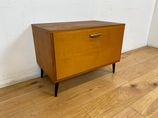 WMK I Hochwertige 60er Jahre Kommode aus vollem Holz mit Klappe & Messinggriff I Schrank Sideboard Lowboard Barkommode Barschrank Wäschekommode Mid-Century Vintage Retro DDR I Berlin Freiburg München