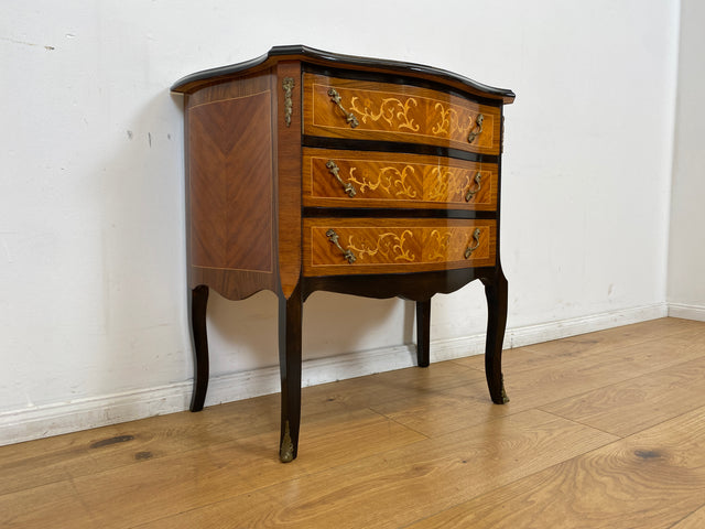 WMK # Vornehme und sehr gut erhaltene 60er Jahre Kommode im Barock Stil mit feinen Intarsien, Schubladen & edlen Messinggriffen # Schubladenkommode Wäschekommode Beistelltisch Rokoko Stilmöbel Vintage