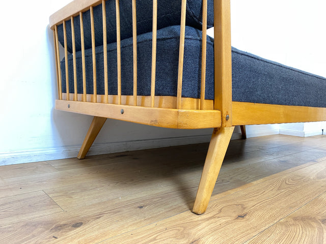 WMK I Stilvolle und minimalistische 60er Jahre Liege mit dunkel grauem Originalbezug und konischen Füßen I Daybed Sofa Couch Einzel Bett DDR Vintage Retro Mid-Century Rockabilly Berlin Leipzig Hamburg