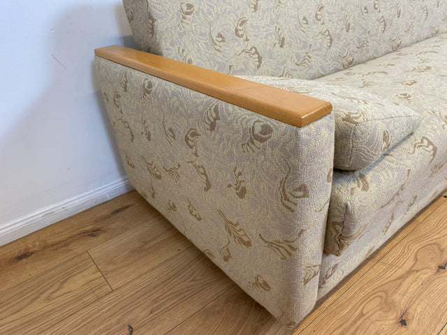 WMK # Formschlichtes und sehr gut erhaltenes 60er Jahre Sofa mit Schlaffunktion, Bettwäschefach, Federkern und freundlichem Originalbezug # Couch Schlafsofa Schlafcouch Klappcouch Mid-Century Vintage