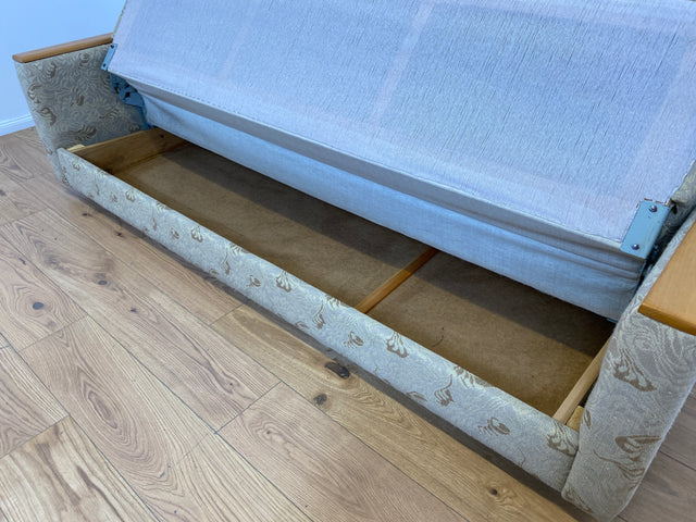 WMK # Formschlichtes und sehr gut erhaltenes 60er Jahre Sofa mit Schlaffunktion, Bettwäschefach, Federkern und freundlichem Originalbezug # Couch Schlafsofa Schlafcouch Klappcouch Mid-Century Vintage