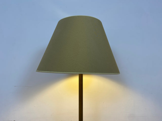 WMK # Stilvolle und gut erhaltene 60er Jahre Stehlampe mit schlichtem olivgrünem Lampenschirm & edlem Lampenfuß aus Messing # Lampe Stehleuchte Leselampe Floor Lamp Leuchte Mid-Century Retro Vintage