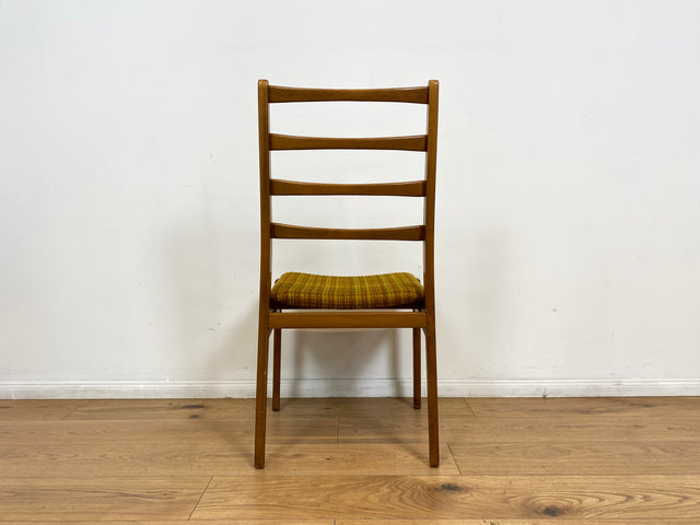 WMK # 1/2 Formschöner, stabiler und gut erhaltener heller 60er Jahre Strebenstuhl mit intaktem Originalbezug # Stuhl Holzstuhl Esszimmerstuhl Küchenstuhl Dining Chair Mid-Century Vintage 70er Retro