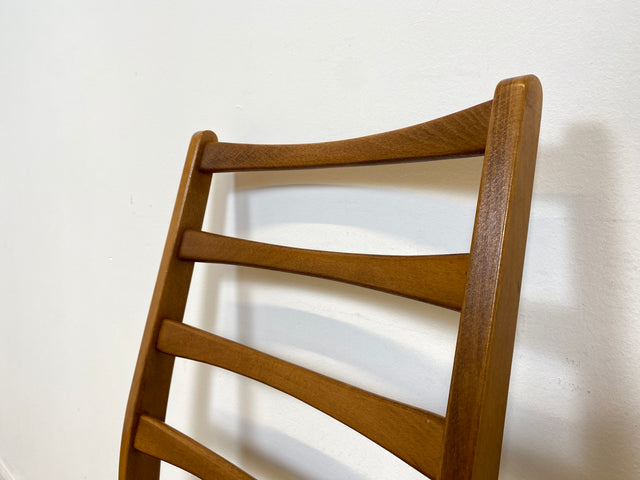 WMK # 1/2 Formschöner, stabiler und gut erhaltener heller 60er Jahre Strebenstuhl mit intaktem Originalbezug # Stuhl Holzstuhl Esszimmerstuhl Küchenstuhl Dining Chair Mid-Century Vintage 70er Retro