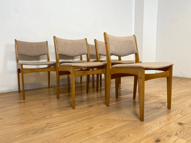 WMK I 6er Set skandinavischer Designerstühle von Johannes Andersen aus Eiche mit beigem Originalbezug