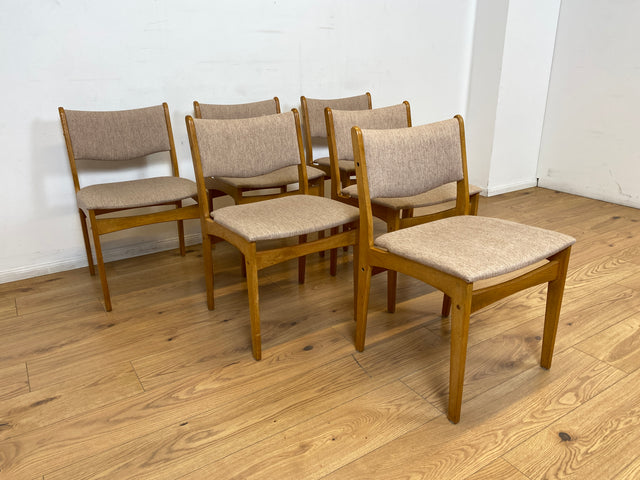 WMK I 6er Set skandinavischer Designerstühle von Johannes Andersen aus Eiche mit beigem Originalbezug