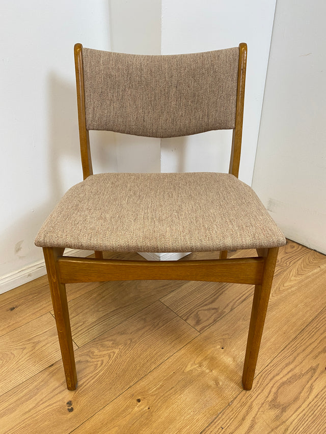 WMK I 6er Set skandinavischer Designerstühle von Johannes Andersen aus Eiche mit beigem Originalbezug
