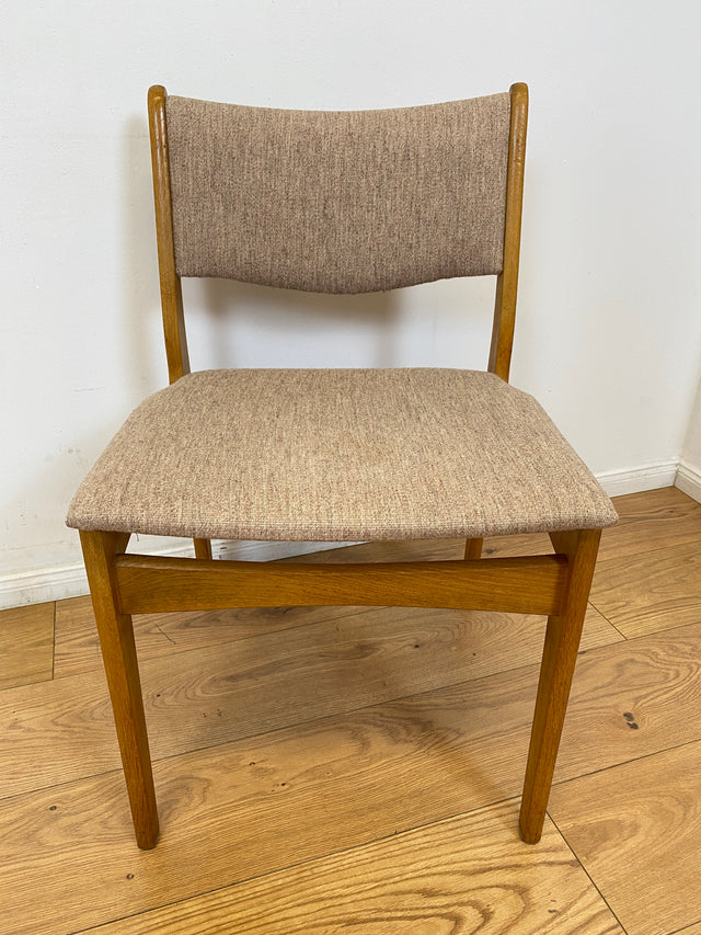 WMK I 6er Set skandinavischer Designerstühle von Johannes Andersen aus Eiche mit beigem Originalbezug