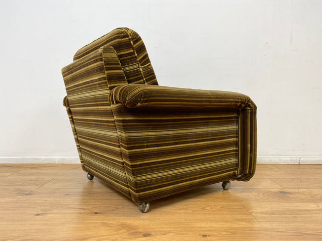 WMK I Formschöner & gemütlicher 70er Jahre Space Age Sessel mit grün-braun gestreiftem Originalbezug I Armchair Clubsessel Loungesessel Lesesessel Sitzgarnitur Retro Vintage Berlin Hannover Stuttgart