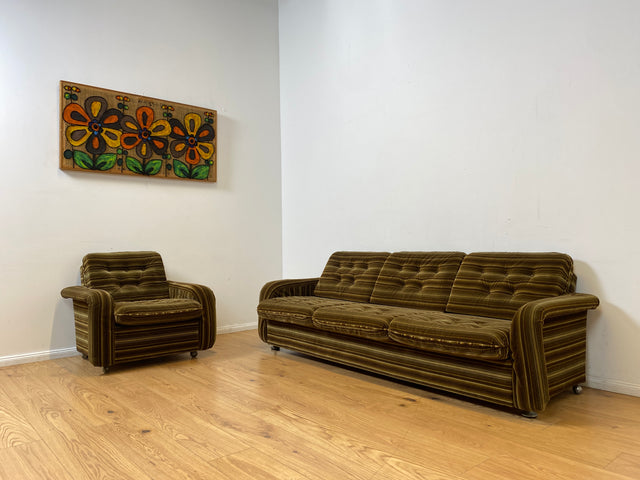 WMK I Formschöner & gemütlicher 70er Jahre Space Age Sessel mit grün-braun gestreiftem Originalbezug I Armchair Clubsessel Loungesessel Lesesessel Sitzgarnitur Retro Vintage Berlin Hannover Stuttgart