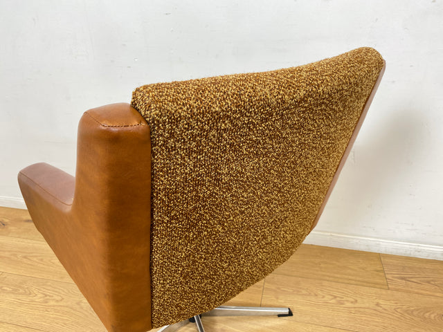 WMK I Kultiger und sehr bequemer 70er Jahre Drehsessel mit Originalbezug aus Kunstleder und Chrom Fuß I Sessel Cocktailsessel Drehstuhl Lesesessel Loungesessel Space Age Vintage Berlin Frankfurt Köln