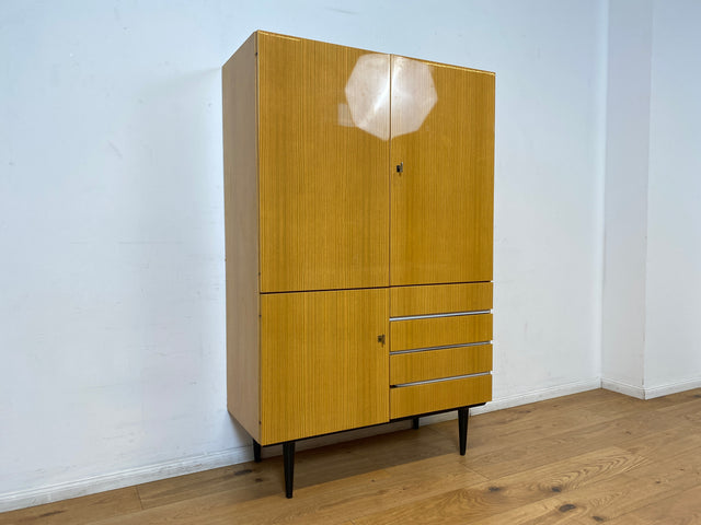 WMK I Raumaufhellender, gut erhaltener 70er Jahre Schrank in Hochglanz mit Schubladen & konischen Füßen I Highboard Wäscheschrank Kommode Sideboard Retro Mid-Century DDR 60er Berlin Leipzig Stuttgart