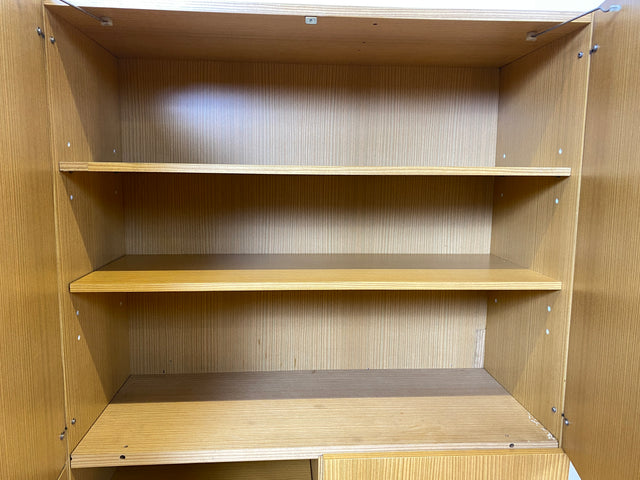 WMK I Raumaufhellender, gut erhaltener 70er Jahre Schrank in Hochglanz mit Schubladen & konischen Füßen I Highboard Wäscheschrank Kommode Sideboard Retro Mid-Century DDR 60er Berlin Leipzig Stuttgart