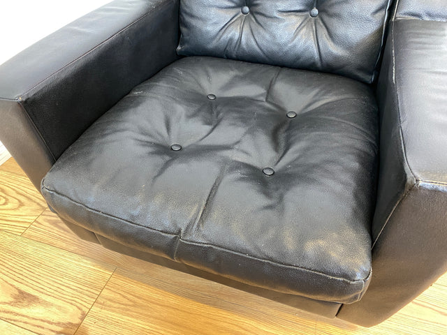 WMK # 1/2 Stilvoller & gut erhaltener 70er Jahre Sessel auf Rollen mit gestepptem schwarzem Skai Bezug # Armchair Ledersessel Clubsessel Sitzgarnitur Kunstleder Leder Retro Vintage Berlin Hamburg 60er