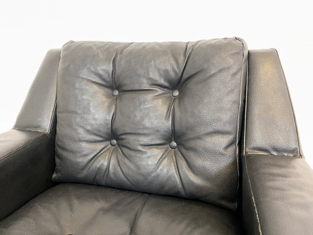 WMK # 1/4 Stilvoller & gut erhaltener 70er Jahre Sessel auf Rollen mit gestepptem schwarzem Skai Bezug # Armchair Ledersessel Clubsessel Sitzgarnitur Kunstleder Leder Retro Vintage Berlin Hamburg 60er