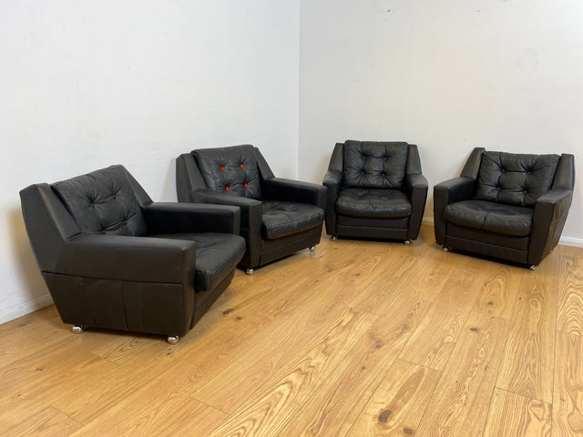 WMK # 1/4 Stilvoller & gut erhaltener 70er Jahre Sessel auf Rollen mit gestepptem schwarzem Skai Bezug # Armchair Ledersessel Clubsessel Sitzgarnitur Kunstleder Leder Retro Vintage Berlin Hamburg 60er